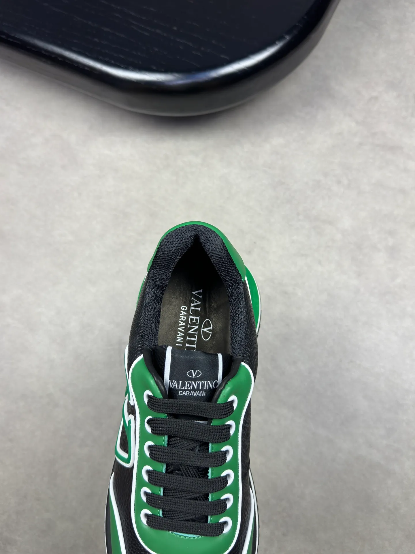 [VALENTINO] Valentino men's shoes 💰500💰 - High-end quality original order - Upper: 🔝 Nappa calf leather, tumbled calf leather, sewn brand plastic totem - Lining: brand mesh canvas, foot pad; water-dyed cow leather - Outsole: multi-color wear-resistant velvet·rubber; combined molded outsole -Super high quality control·Fine workmanship: highlighted (high-end·luxury·grade) -Size :38-44 (45 can be customized)·3300